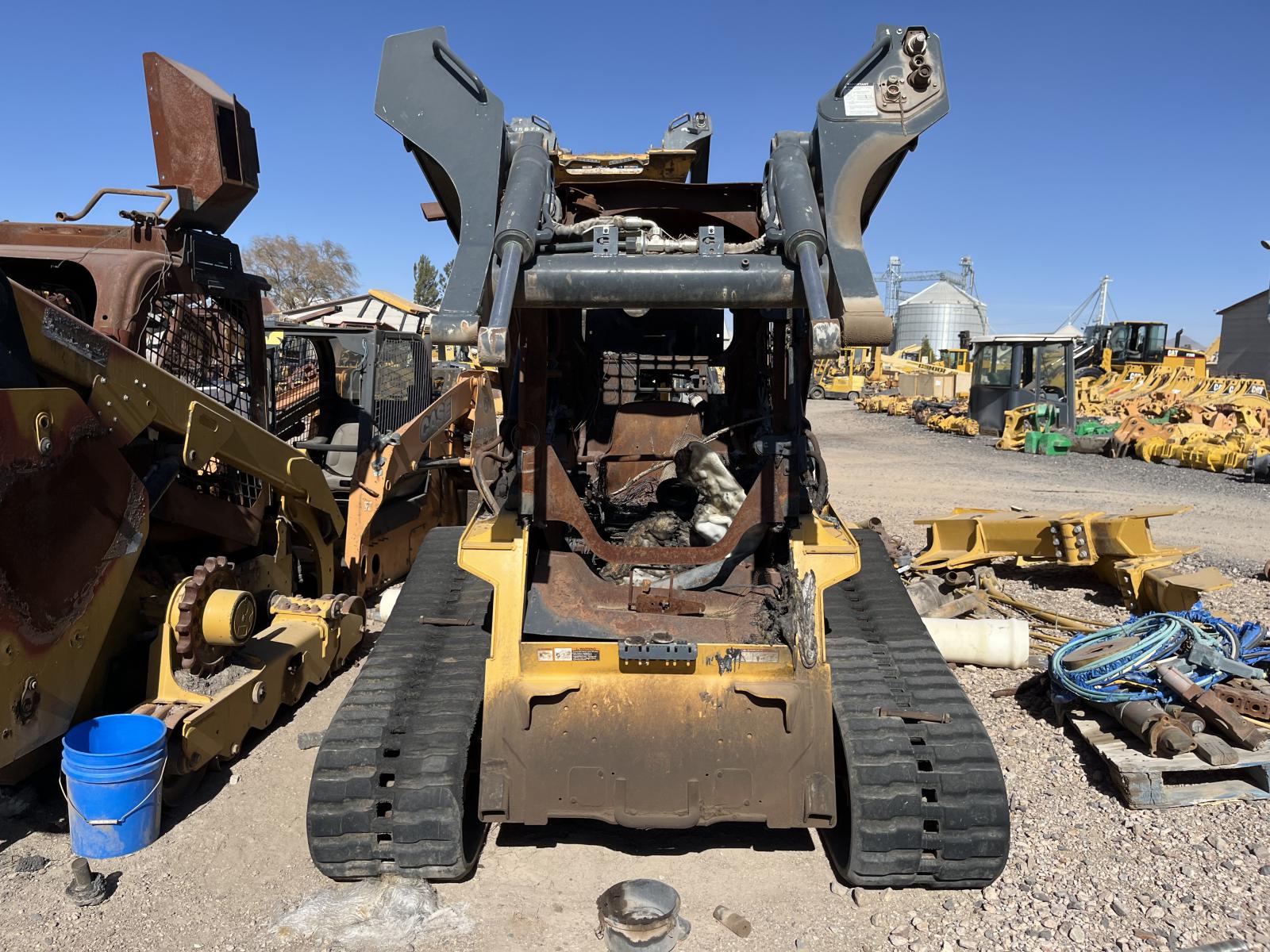 ./imagenes/INVOICE/2019/15577/JOHN-DEERE-333G (12).JPG